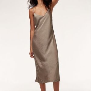 Aritzia Wilfred Midi slip dress Grey/silver foil XS
